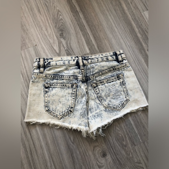Forever 21 Shorts - Picture 2 of 3